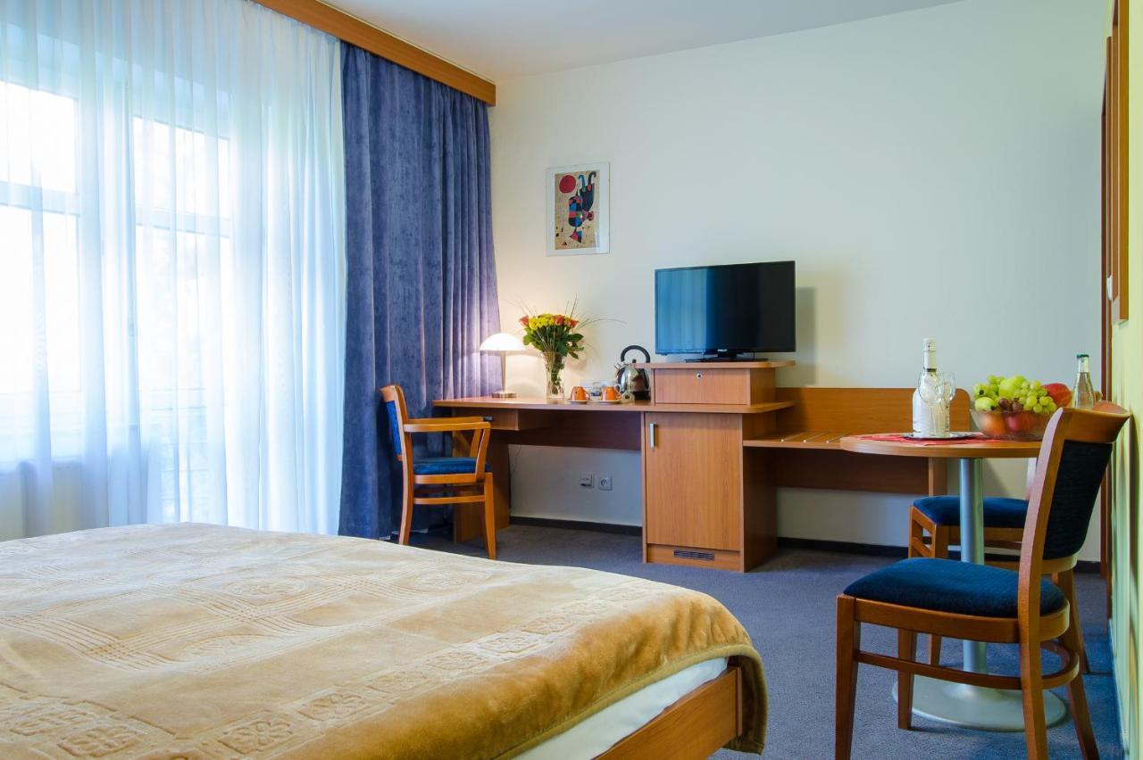 Hotel Inos Praga Zewnętrze zdjęcie